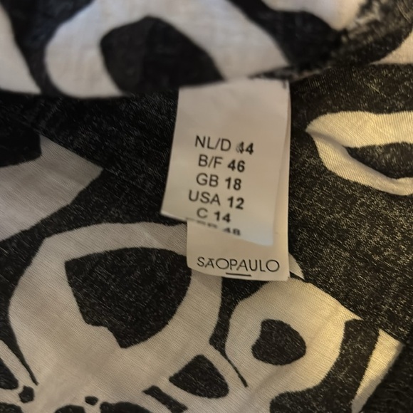 SAO PAULO BRAND BLACK AND WHITE COTTON BUTTON DOWN BLOUSE CAP SLEEVES 8 BUTTONS - Picture 9 of 10